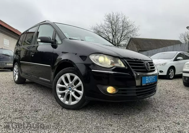 VOLKSWAGEN Touran 