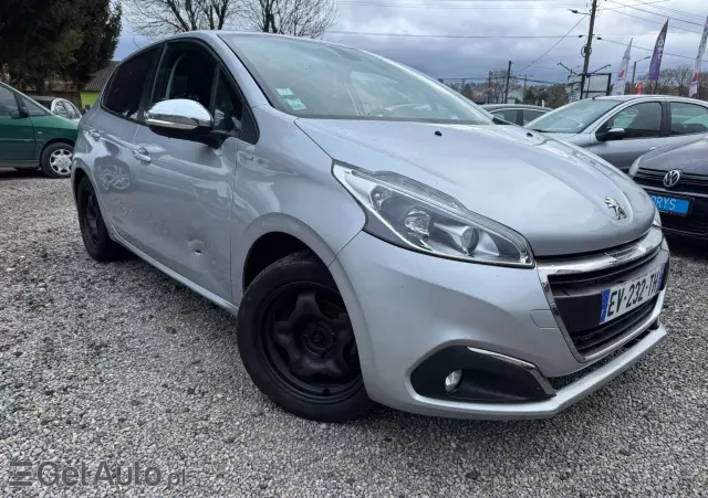 PEUGEOT 208 82 PureTech Style