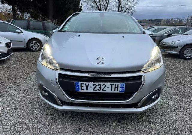 PEUGEOT 208 82 PureTech Style