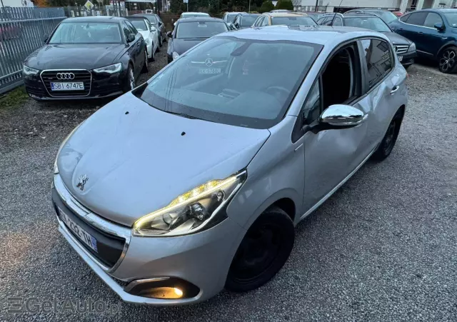 PEUGEOT 208 82 PureTech Style