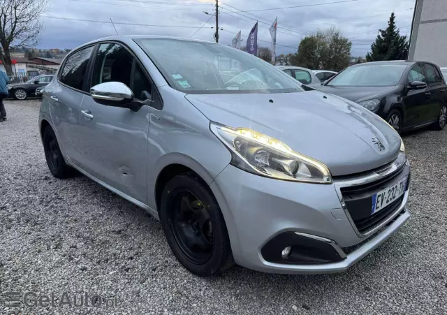 PEUGEOT 208 82 PureTech Style