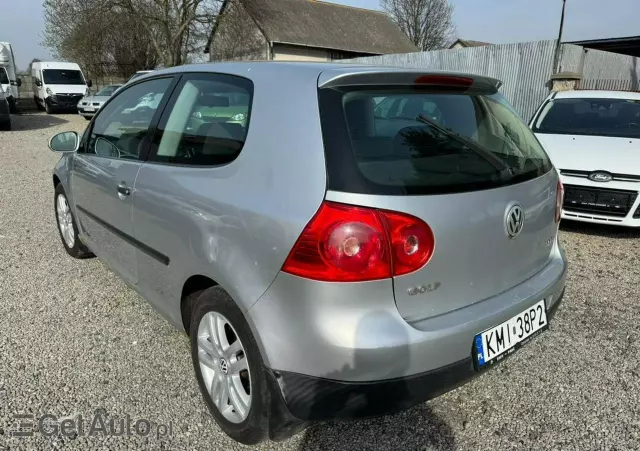 VOLKSWAGEN Golf V 1.6 FSI Comfortline