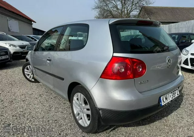 VOLKSWAGEN Golf V 1.6 FSI Comfortline