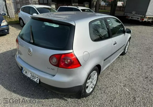 VOLKSWAGEN Golf V 1.6 FSI Comfortline