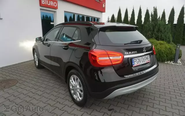 MERCEDES-BENZ GLA 200 7G-DCT Style