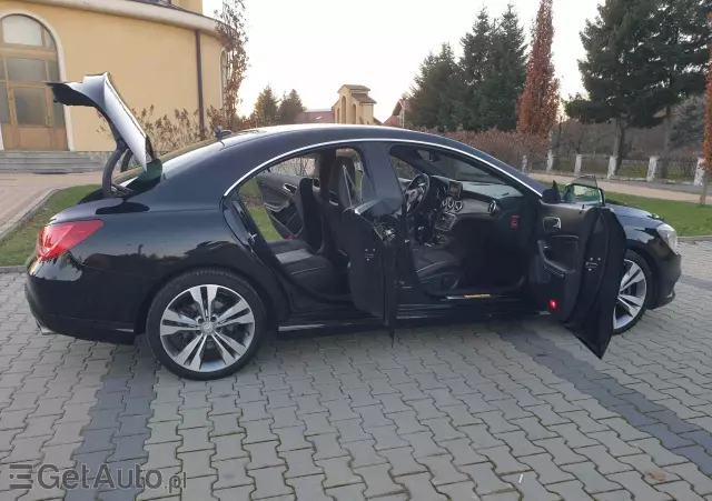 MERCEDES-BENZ CLA 200 Peak Edition