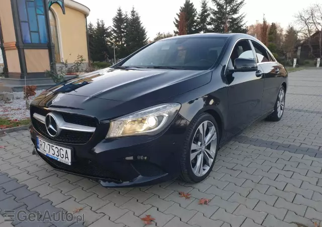 MERCEDES-BENZ CLA 200 Peak Edition