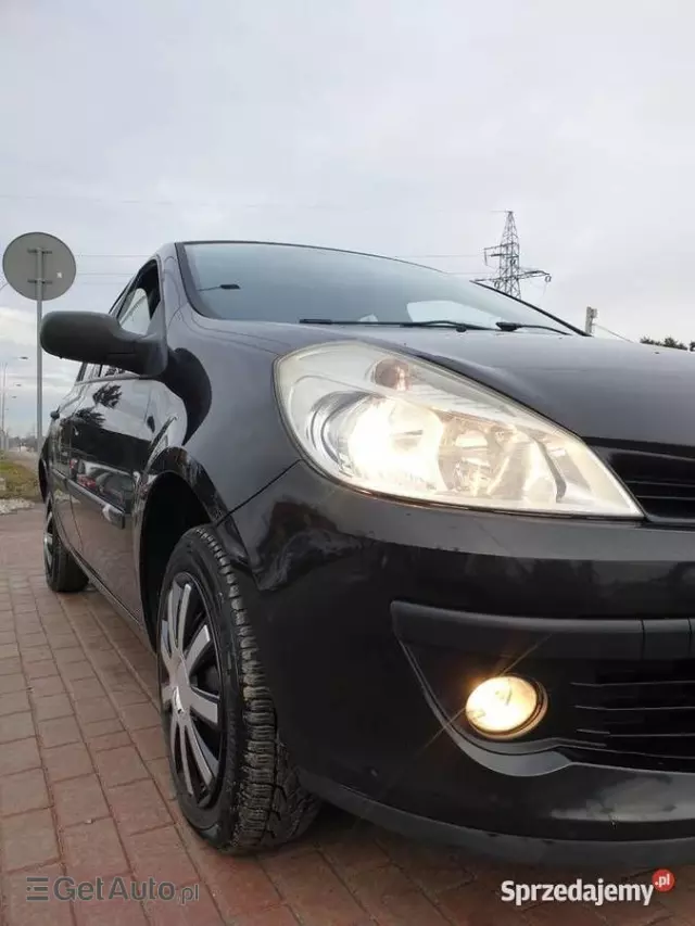 RENAULT Clio 