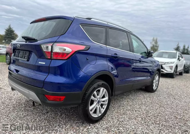 FORD Kuga 1.5 EcoBoost 2x4 Titanium