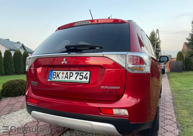 MITSUBISHI Outlander 2.0 2WD Invite