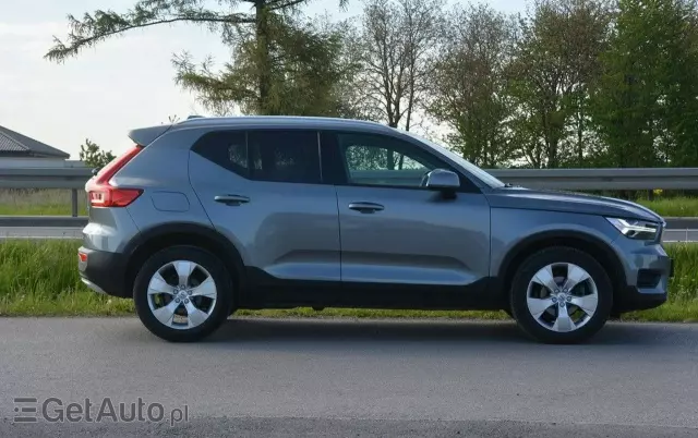 VOLVO XC 40 D3 Momentum Pro