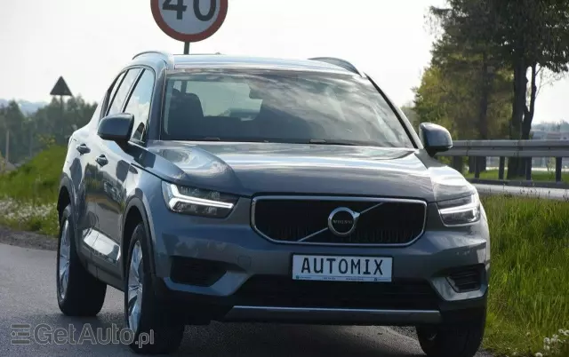 VOLVO XC 40 D3 Momentum Pro