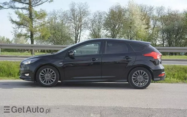 FORD Focus 1.0 EcoBoost ST-Line Black ASS