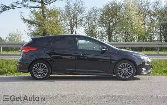 FORD Focus 1.0 EcoBoost ST-Line Black ASS