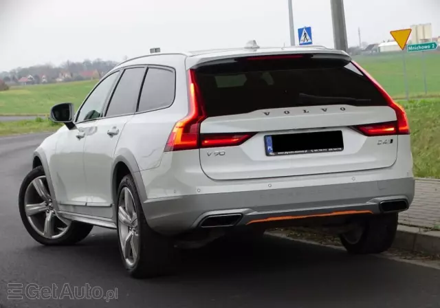 VOLVO V90 Cross Country 