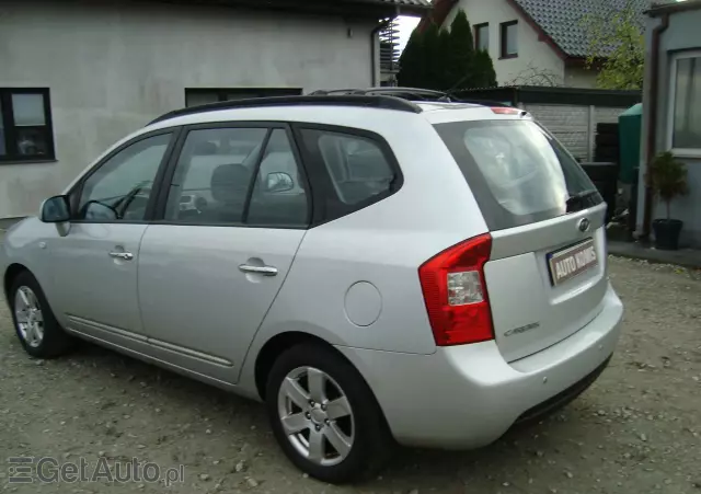 KIA Carens 