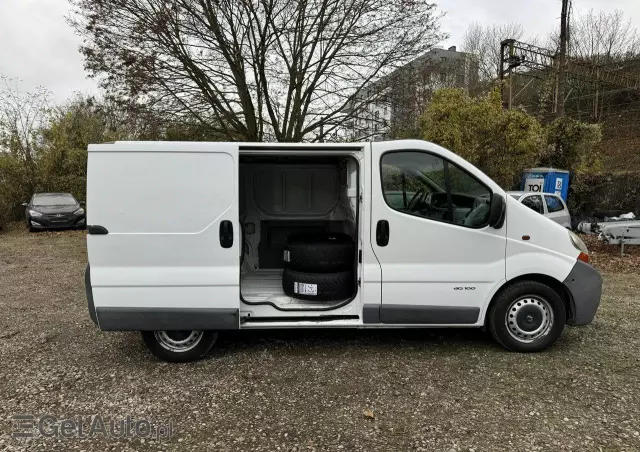 RENAULT Trafic 