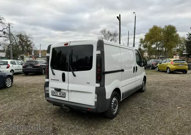 RENAULT Trafic 