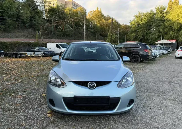 MAZDA 2 