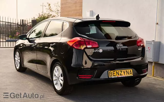 KIA Ceed 1.4 CVVT ISG UEFA EURO 2016