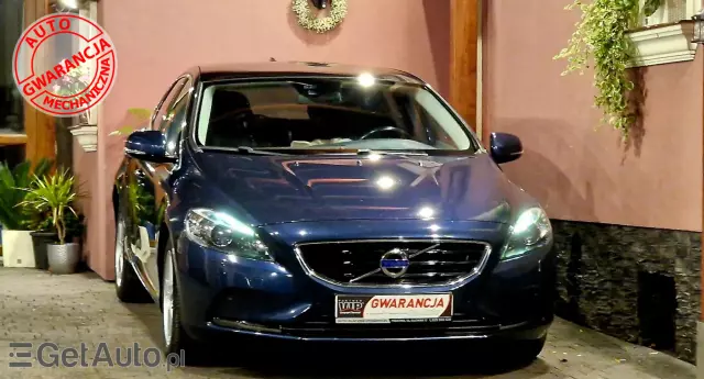 VOLVO V40 D4 Momentum