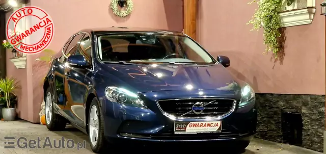 VOLVO V40 D4 Momentum