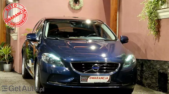 VOLVO V40 D4 Momentum