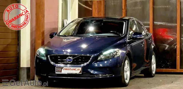 VOLVO V40 D4 Momentum