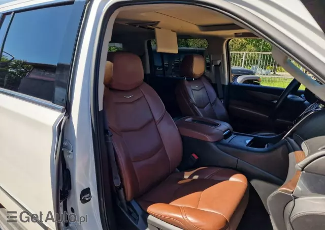 CADILLAC Escalade 