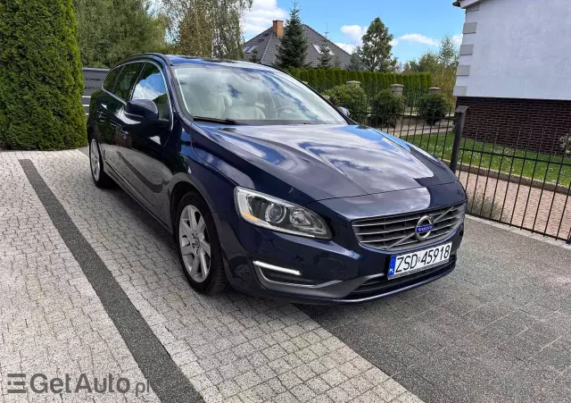 VOLVO V60 D4 Drive-E Summum