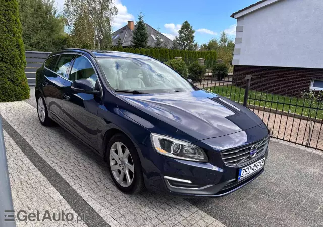 VOLVO V60 D4 Drive-E Summum