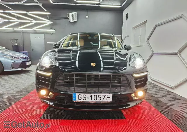 PORSCHE Macan S