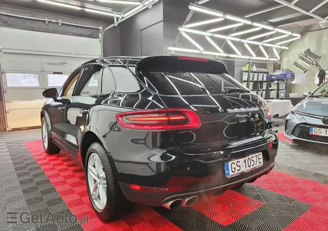 PORSCHE Macan S