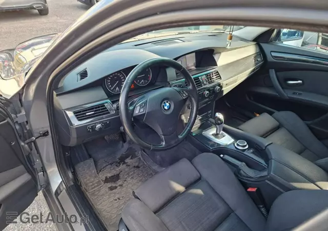 BMW Seria 5 520d Touring Edition Lifestyle