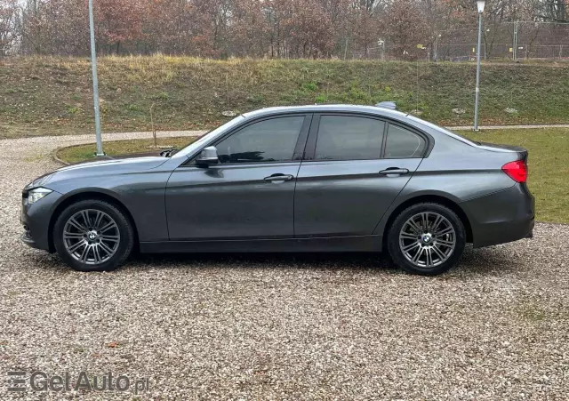 BMW Seria 3 330i