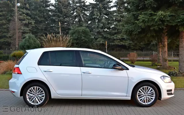 VOLKSWAGEN Golf Variant 1.4 TSI BlueMotion Technology Cup