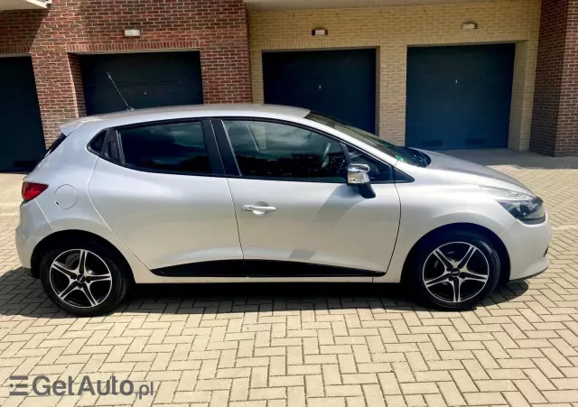 RENAULT Clio TCe 90 INTENS