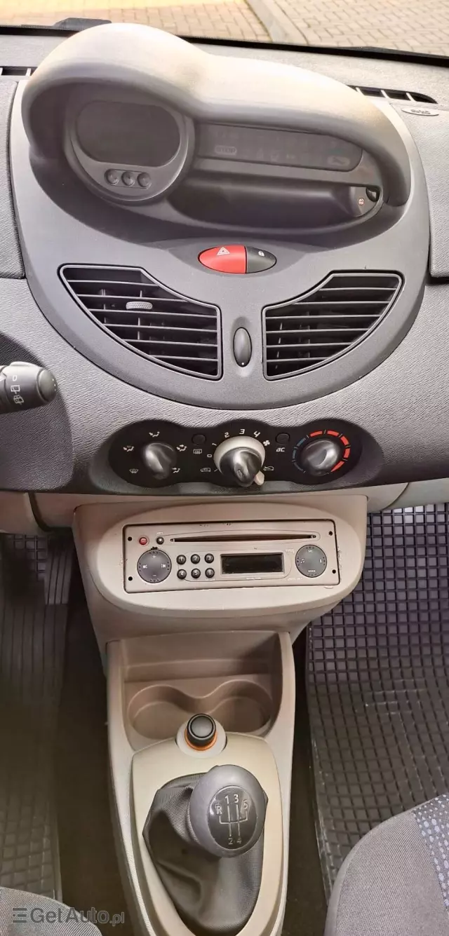 RENAULT Twingo 