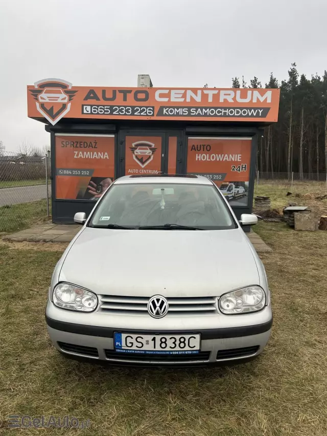 VOLKSWAGEN Golf 