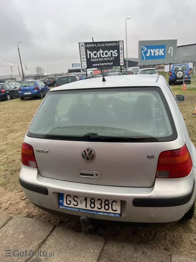 VOLKSWAGEN Golf 