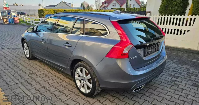 VOLVO V60 D4 Geartronic Summum