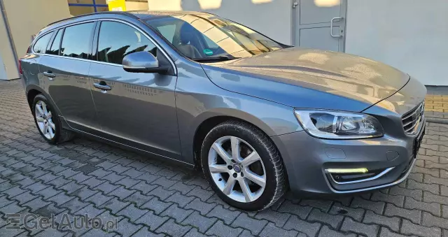 VOLVO V60 D4 Geartronic Summum