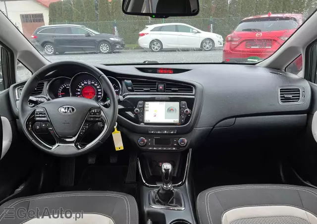 KIA Ceed 1.6 GDI ISG UEFA EURO 2016