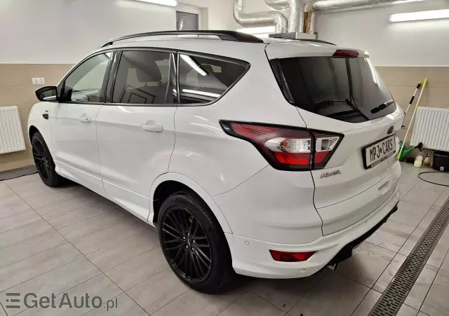 FORD Kuga 1.5 EcoBoost ST-LINE X