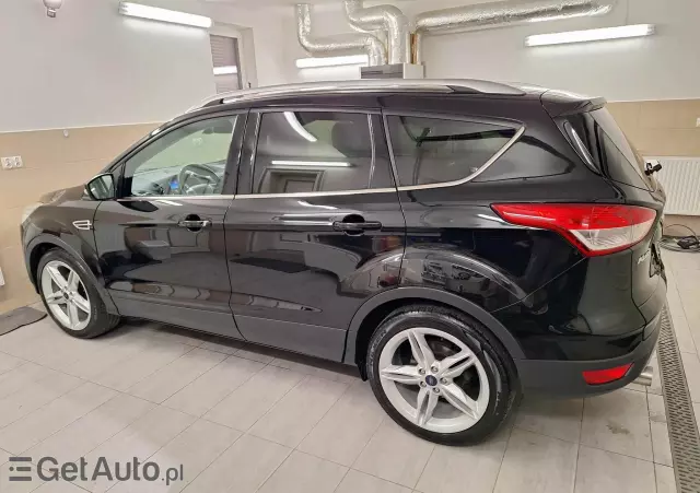 FORD Kuga 1.6 EcoBoost 2x4 Titanium