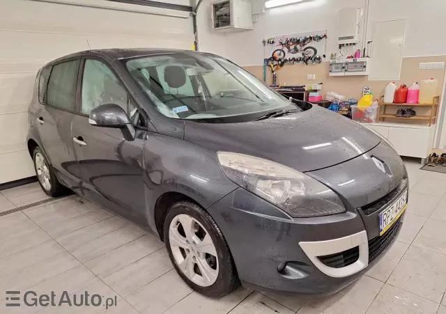 RENAULT Scenic 1.4 16V TCE TomTom Edition