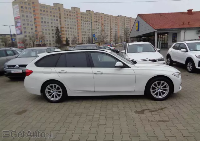 BMW Seria 3 320d Touring xDrive Sport Line