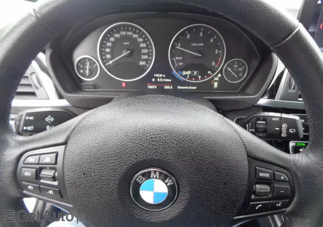 BMW Seria 3 320d Touring xDrive Sport Line