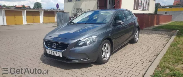 VOLVO V40 D2 Momentum