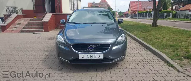 VOLVO V40 D2 Momentum